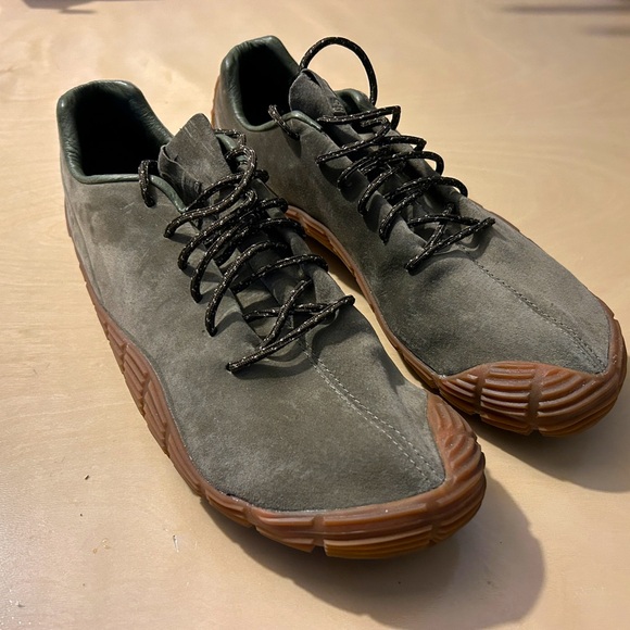 Merrill Performance Minimalist suede shoe in Olive tan Super Rare. - Picture 2 of 7